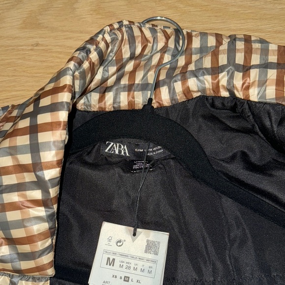 Zara Brown and Black Puffer Jacket with High Collar and Cropped Style - Picture 2 of 3